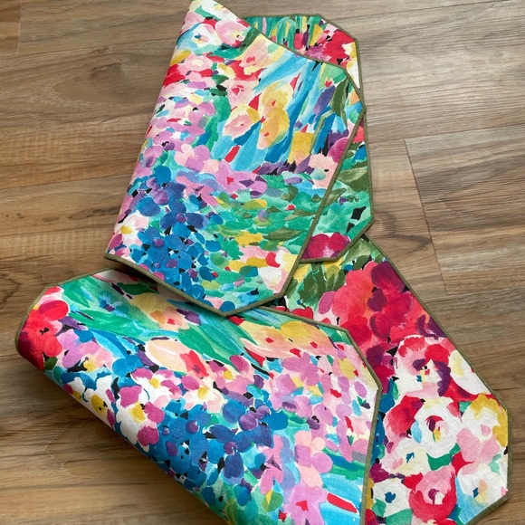 Two Vintage Floral Placemats - Picture 9 of 9